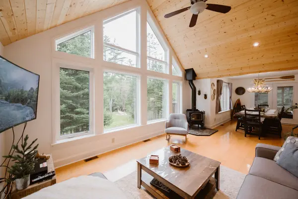 1216 Miriam DR, Bracebridge, ON P1L 1X1