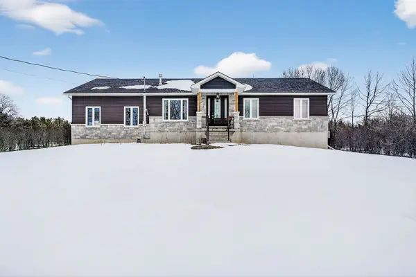 43 Hegadorn RD, Loyalist, ON K0H 2H0