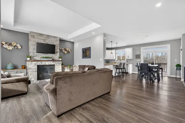 43 Hegadorn RD, Loyalist, ON K0H 2H0