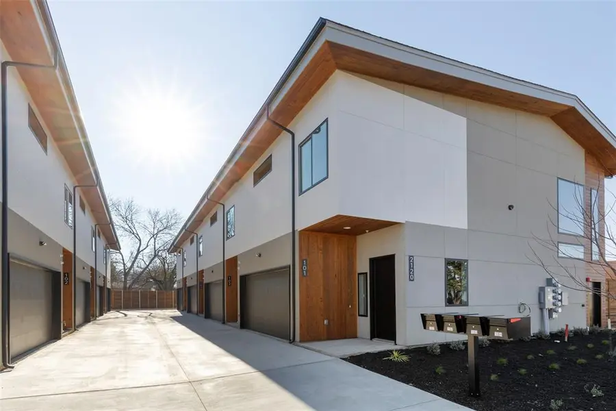 2120 Lovedale Avenue #103, Dallas, TX 75235