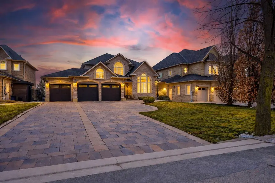 85 Gregory Scott DR, Vaughan, ON L4H 1K7