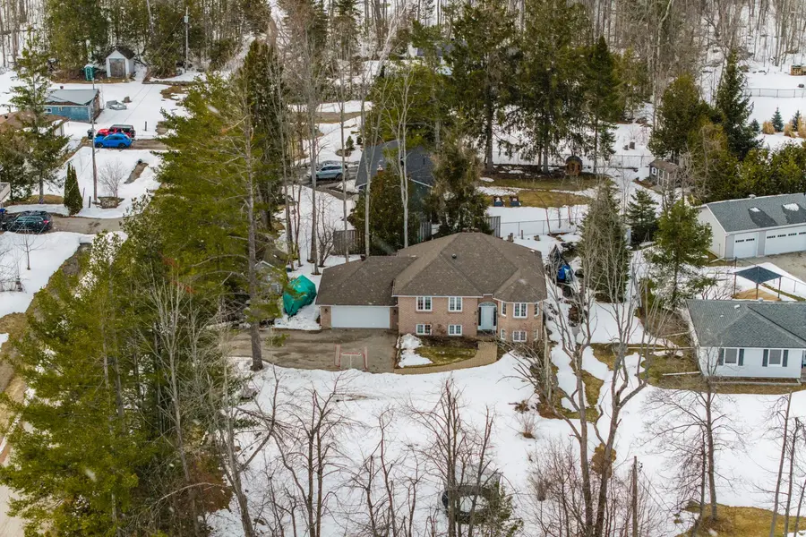 5 Barbara AVE, Oro-medonte, ON L0L 2E0