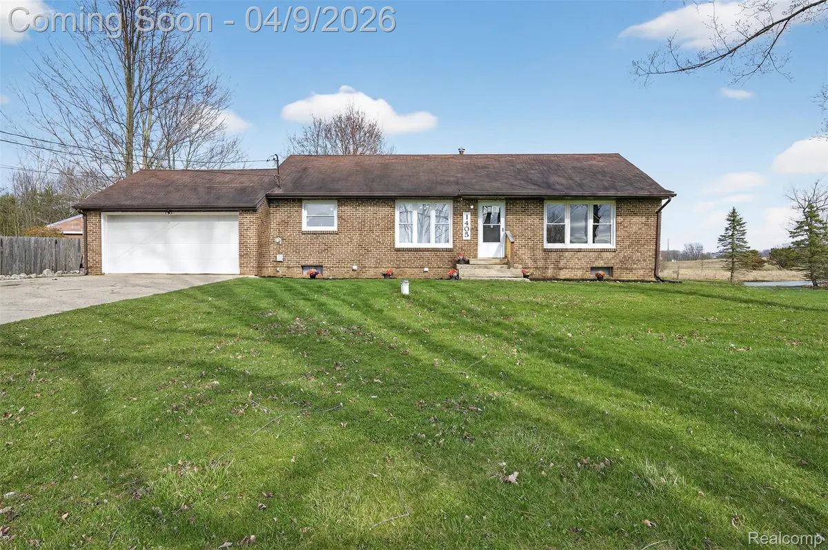 1405 Aiken RD, Caledonia Charter Township, MI 48867