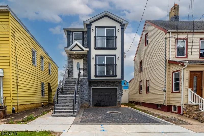 840 Martin St, Elizabeth City, NJ 07201