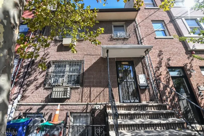 155 Lafayette St, Newark City, NJ 07105