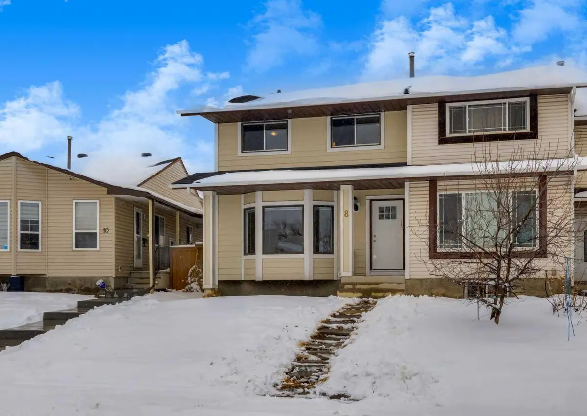 8 Castlepark WAY NE, Calgary, AB T3J 1R8