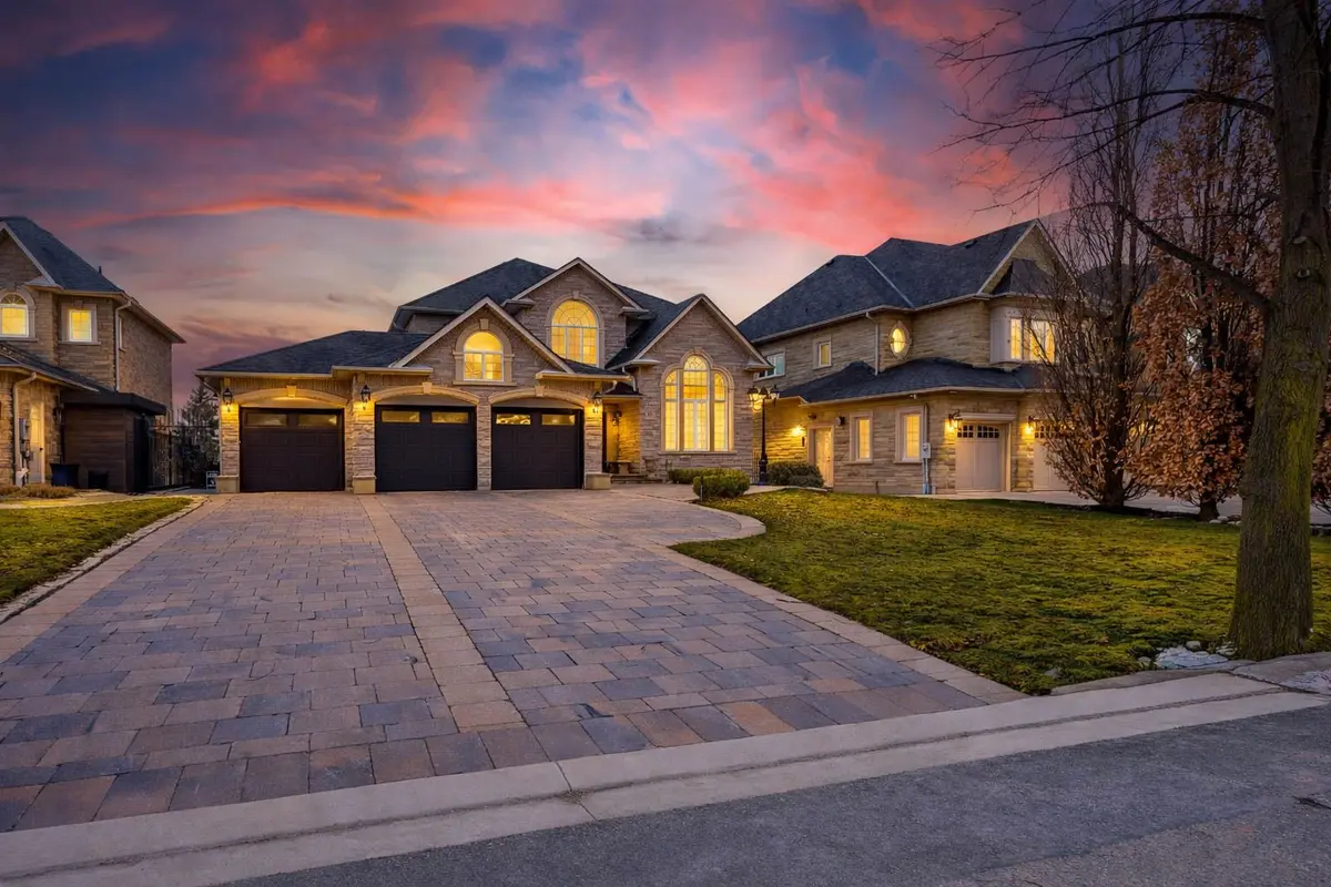 85 Gregory Scott DR, Vaughan, ON L4H 1K7