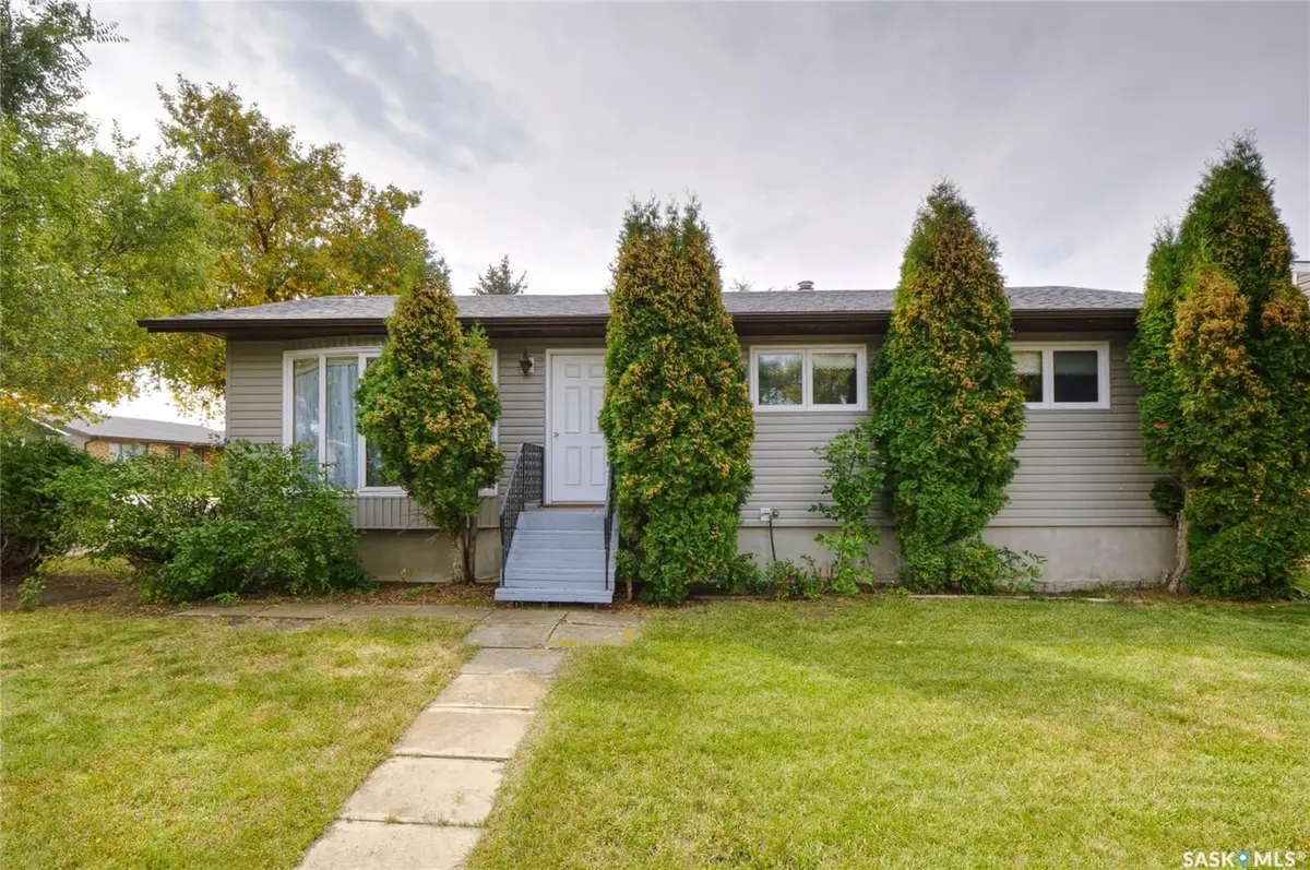 1008 Parklane DRIVE, Assiniboia, SK S0H 0B0
