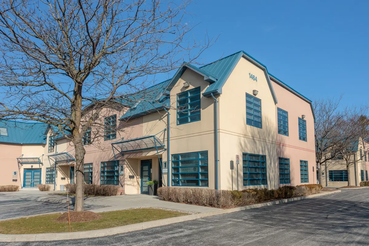 1464 Cornwall RD #1, Oakville, ON L6J 7W5