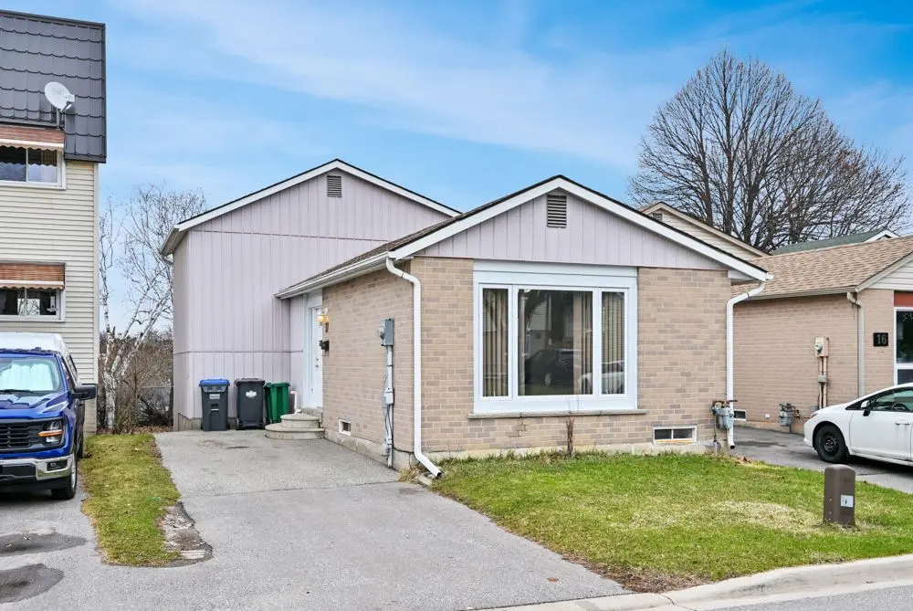 17 Hyde Park CT, Brampton, ON L6S 1Y6