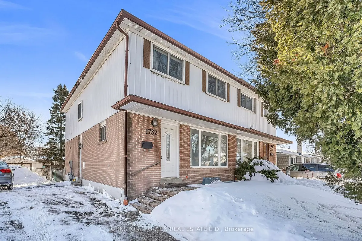 1732 Oberon CRES, Mississauga, ON L4X 2K8