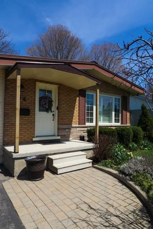 54 First ST W, Woolwich, ON N3B 1H1