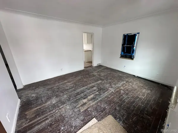 15761 Evergreen RD, Detroit, MI 48223