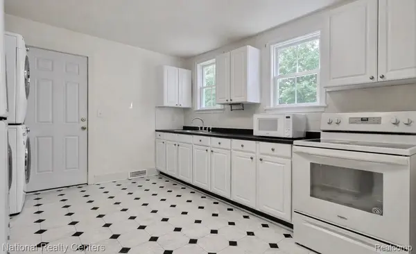 18592 FILMORE ST, Livonia, MI 48152