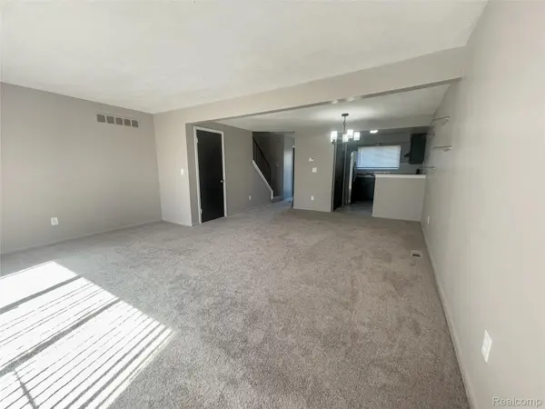 15846 W 11 Mile RD, Southfield, MI 48076