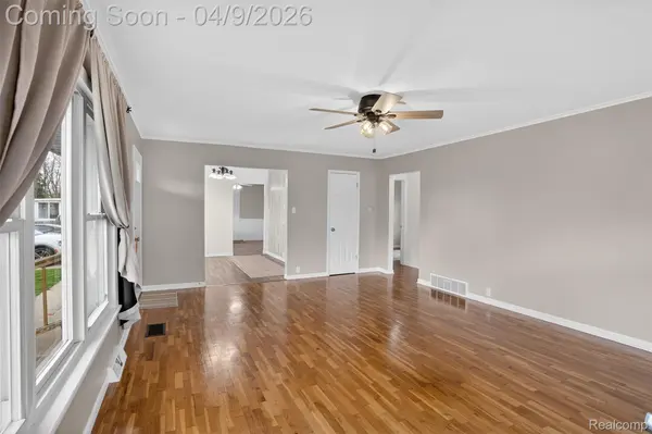 1405 Aiken RD, Caledonia Charter Township, MI 48867