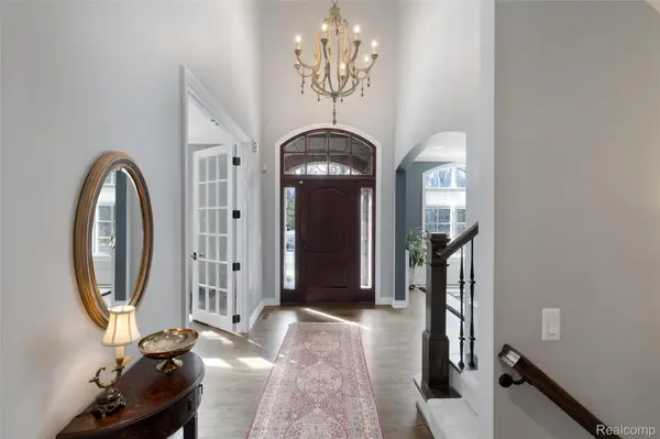 3010 E Bradford DR, Bloomfield Hills, MI 48301