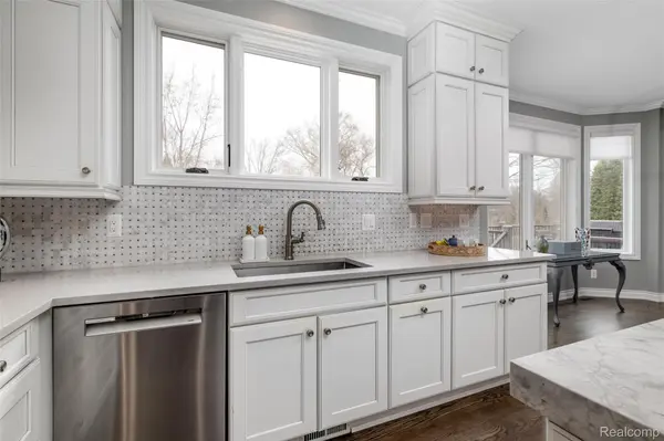 3010 E Bradford DR, Bloomfield Hills, MI 48301