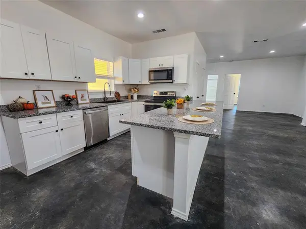 400 Susan Drive, Kennedale, TX 76060