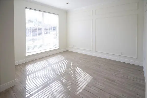 413 Ridge Meade Drive, Lewisville, TX 75067