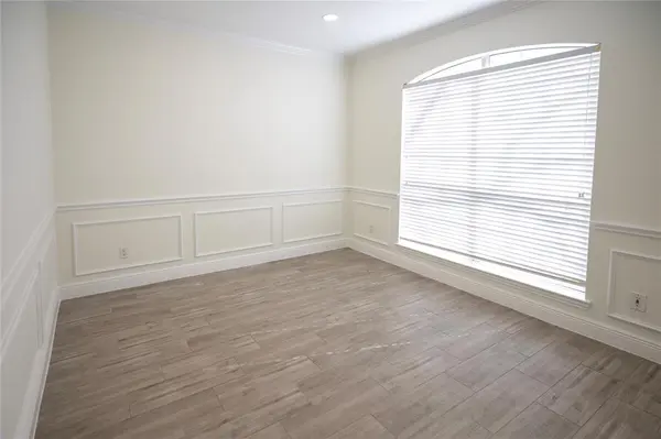 413 Ridge Meade Drive, Lewisville, TX 75067