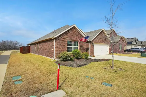 8913 Lantana Meadow Drive, Fort Worth, TX 76131