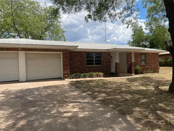 435 Elm Street, Clyde, TX 79510