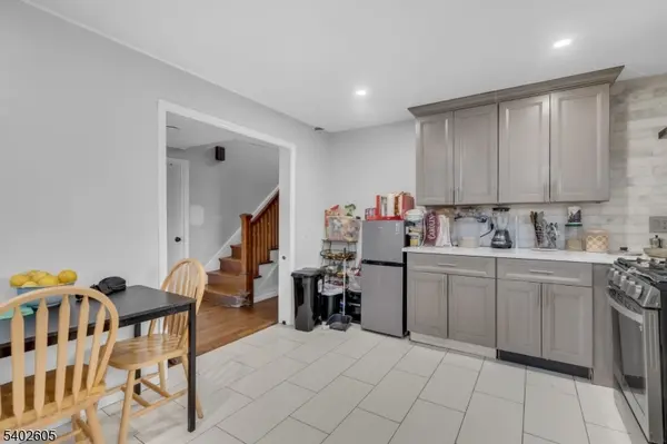 297 Hamilton Pl, Hackensack City, NJ 07601