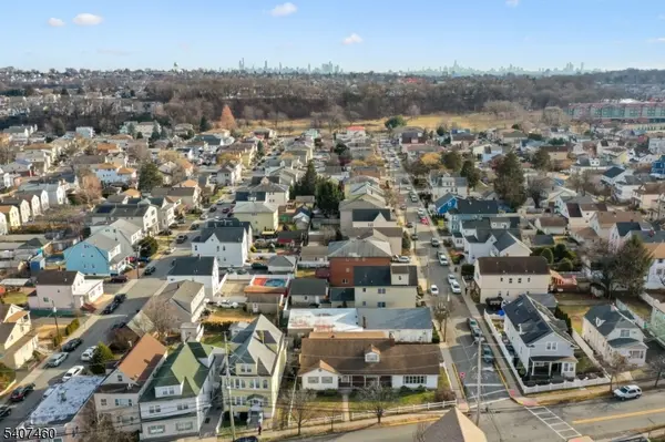 84 Locust Ave, Wallington Boro, NJ 07057