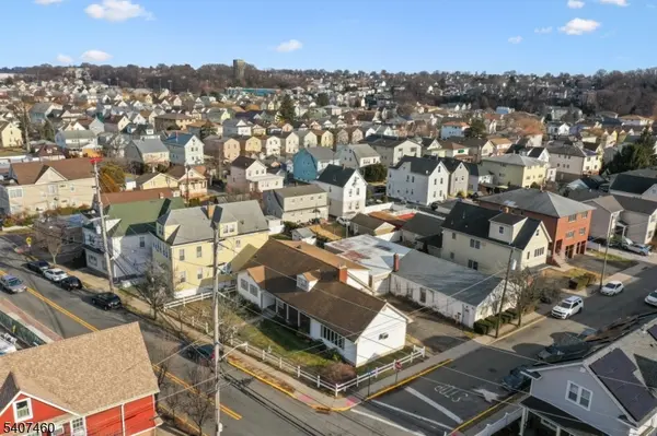 84 Locust Ave, Wallington Boro, NJ 07057