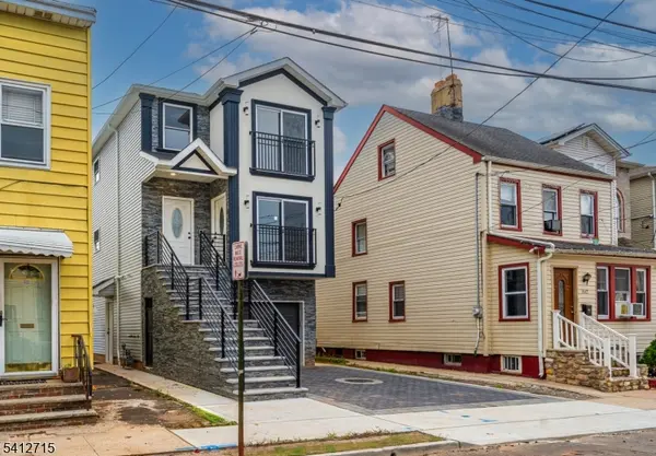 840 Martin St, Elizabeth City, NJ 07201