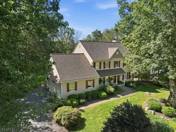 57 Paderewski Rd, Jefferson Twp., NJ 07438