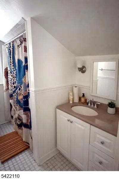 7 Midland Ave #2, Hawthorne Boro, NJ 07506