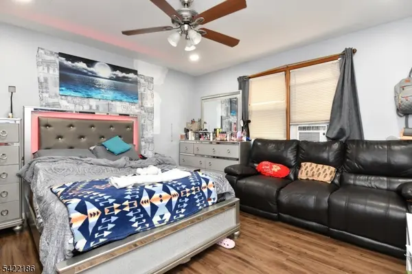 155 Lafayette St, Newark City, NJ 07105