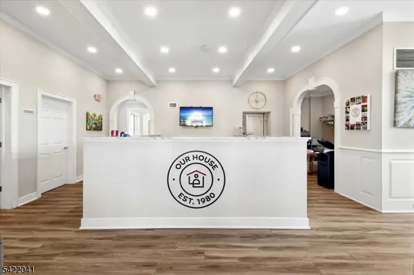 82 Floral Ave, New Providence Boro, NJ 07974