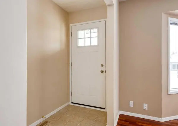 8 Castlepark WAY NE, Calgary, AB T3J 1R8