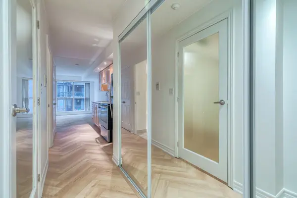 270 Wellington ST W #708, Toronto C01, ON M5V 3P5