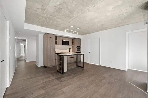 2 Augusta AVE #1303, Toronto C01, ON M5V 0T3