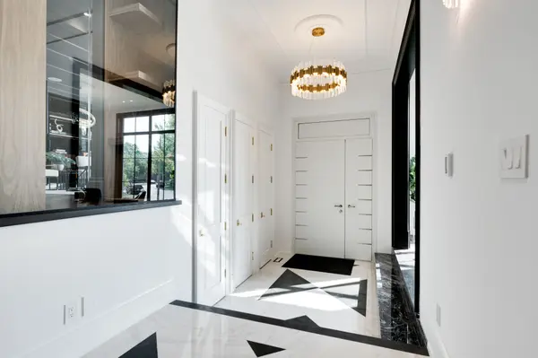 67 Montressor DR N, Toronto C12, ON M2P 1Z3