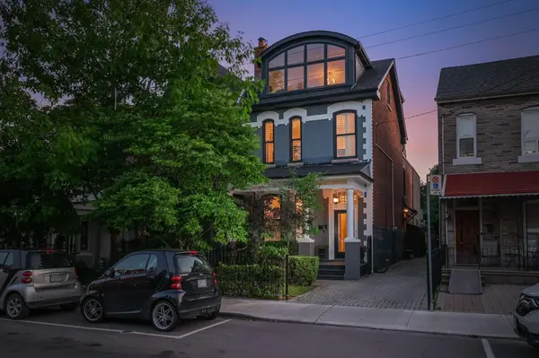 82 Bellevue AVE, Toronto C01, ON M5T 2N7