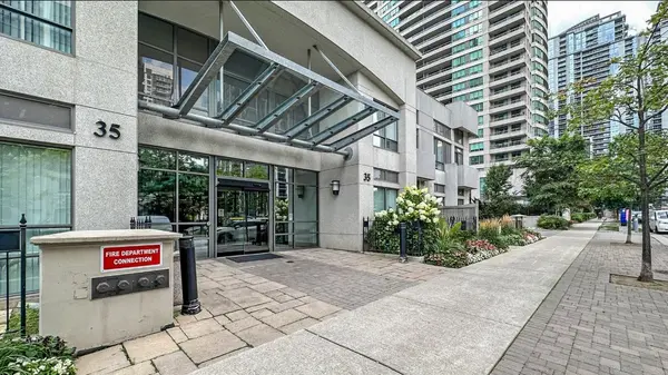 35 Hollywood AVE #512, Toronto C14, ON M2N 0A9