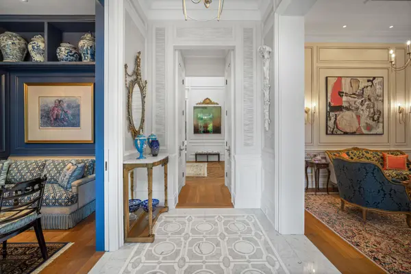 14 Banbury RD, Toronto C13, ON M3B 2K4