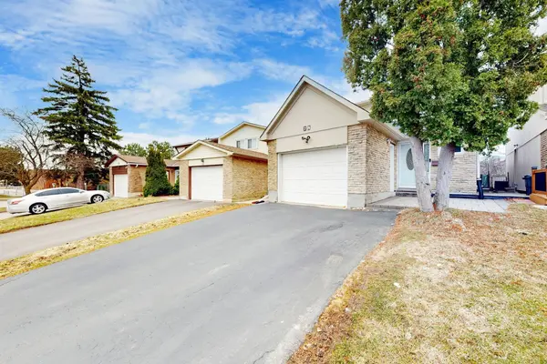 75 Dragoon CRES, Toronto E07, ON M1V 1N5