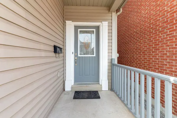 16 Armitage CRES, Ajax, ON L1T 4G6