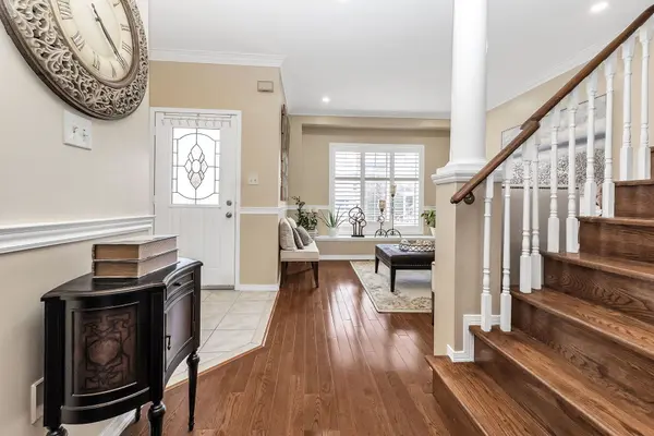 16 Armitage CRES, Ajax, ON L1T 4G6