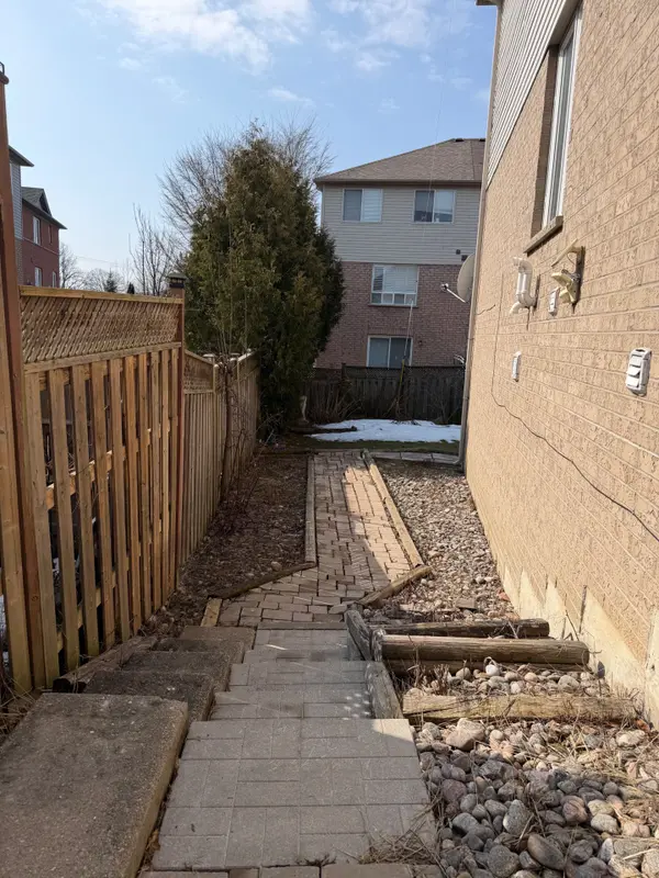 149 Millcliff CIR #Lower, Aurora, ON L4G 7N8