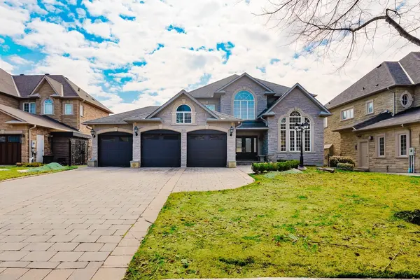 85 Gregory Scott DR, Vaughan, ON L4H 1K7