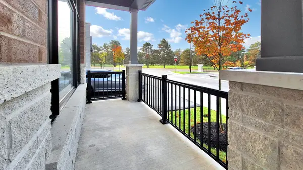 5 Vern Robertson Gate, Uxbridge, ON L9P 0R9