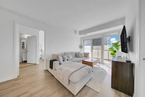 65 Oneida CRES #903, Richmond Hill, ON L4B 0G9