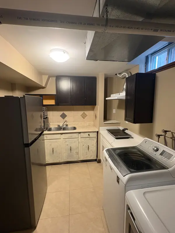 Address not disclosed, Richmond Hill, ON L4C 0E9